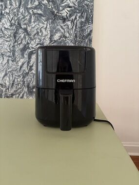 Chefman Black Compact Air Fryer